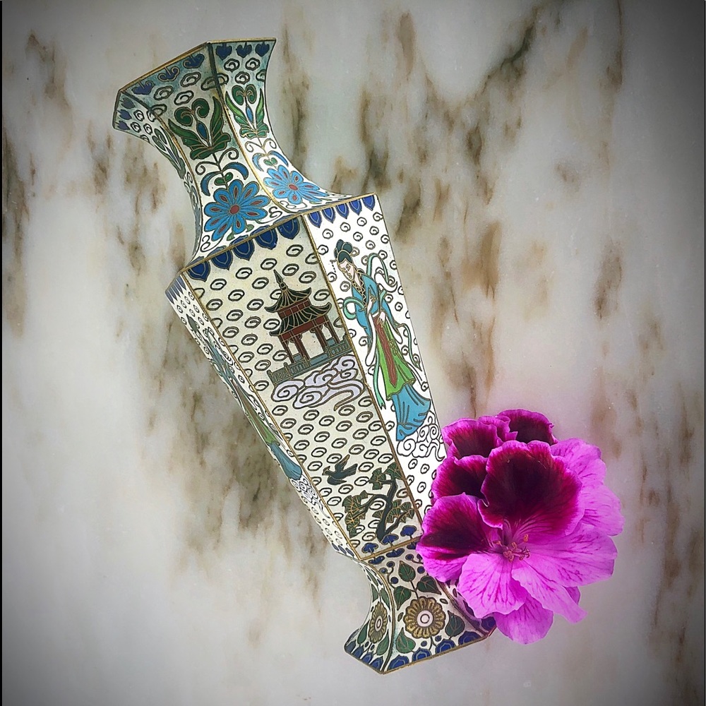 SOLD Vintage | Small Enamel Cloisonne Vase - Picture 2 of 11